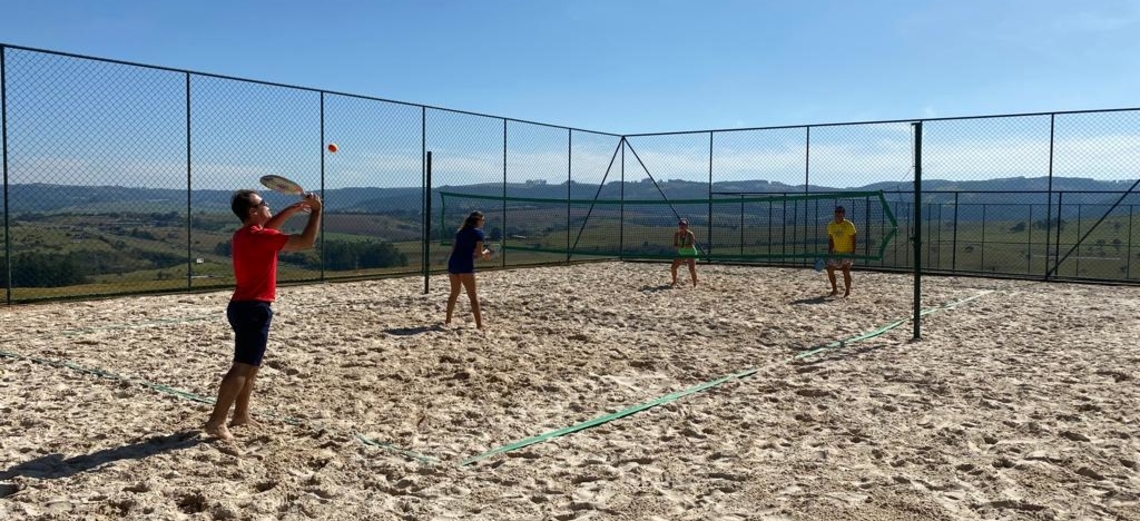Quadra de beach tennis é inaugurada no Ninho Verde II