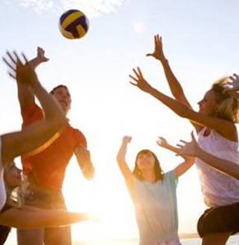 Quer alongar o corpo e se divertir? Confira nossa programação