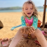 Construir castelo de areia na praia de água doce da Riviera III é ainda mais divertido!
Foto: @lisokids